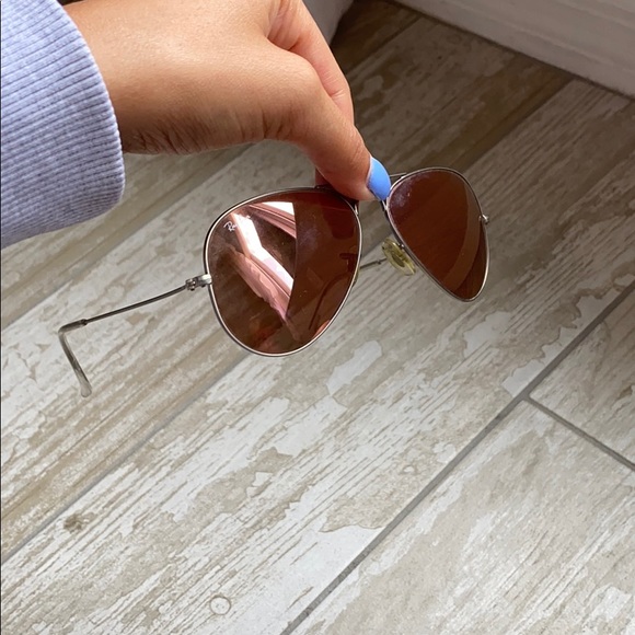 Reflecting ray-bans - Picture 3 of 4